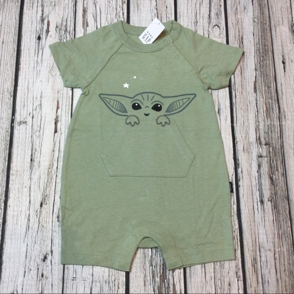 Baby Gap Boys 3 6 12 18 24 Months Baby Yoda Star Wars Shorts Romper. NWT